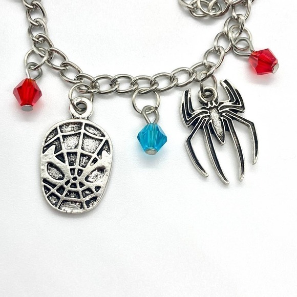 Marvel Spider-Man Charm Bracelet - Picture 4 of 9